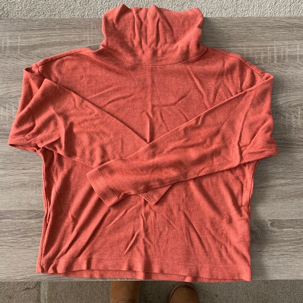 Uniqlo Burnt Orange HeatTech sweater